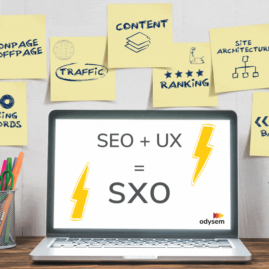 SEO + UX = SXO sur un écran d'ordinateur, sur le mur différent mots en rapport avec le référencement : ranking, content...